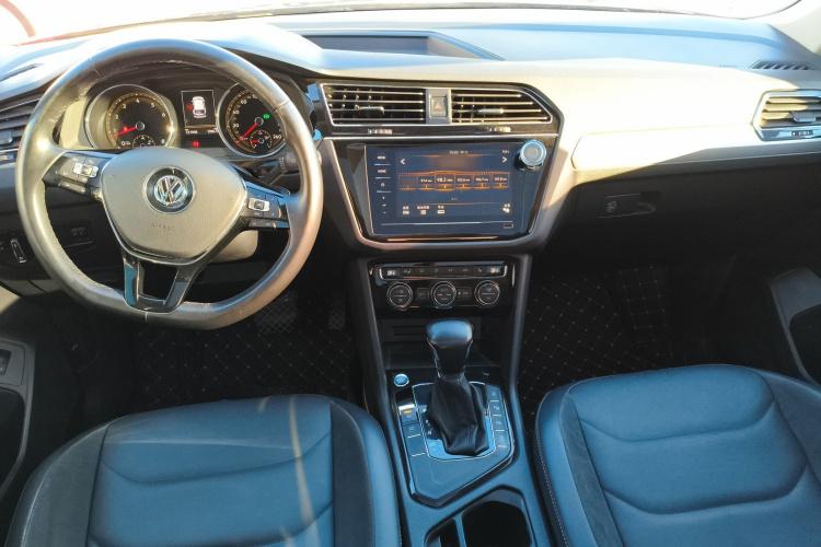 大众 途观L 2019款 改款 330TSI 自动两驱智动豪华版 国VI中控内饰7002