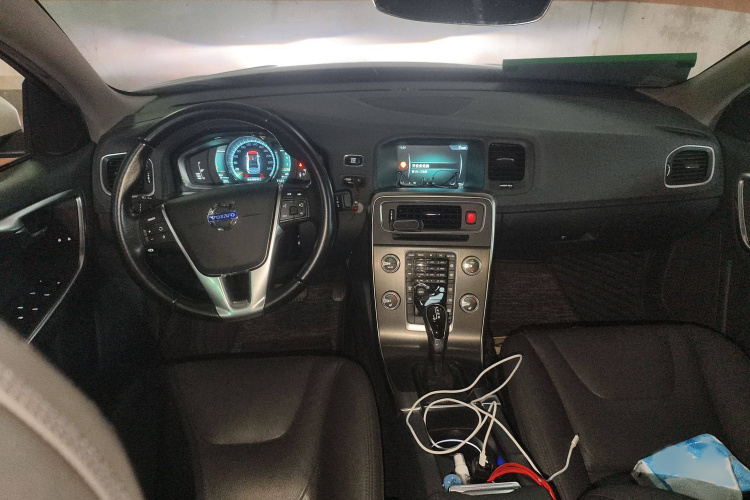 沃尔沃S60 2015款 S60L T5 智驭版中控内饰7002