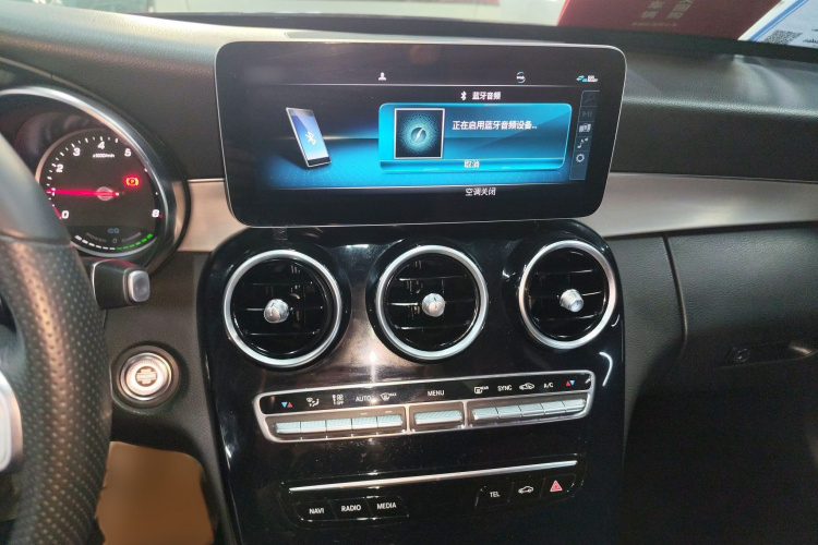 奔驰C级 2019款 C 260 运动版局部细节16