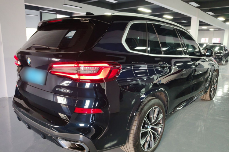 宝马X5 2022款 改款 xDrive 30Li 尊享型M运动套装车身外观7