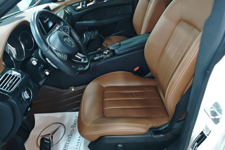 奔驰CLS 2016款 CLS 260 逸彩版局部细节19