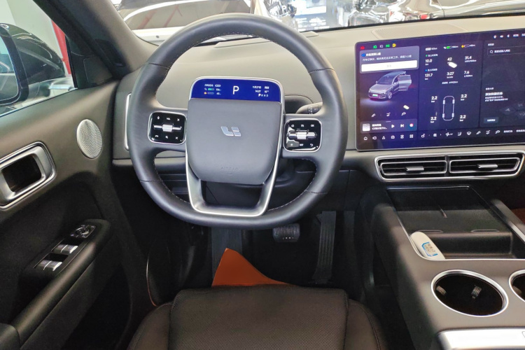 理想汽车 理想L9 2022款 Max中控内饰13