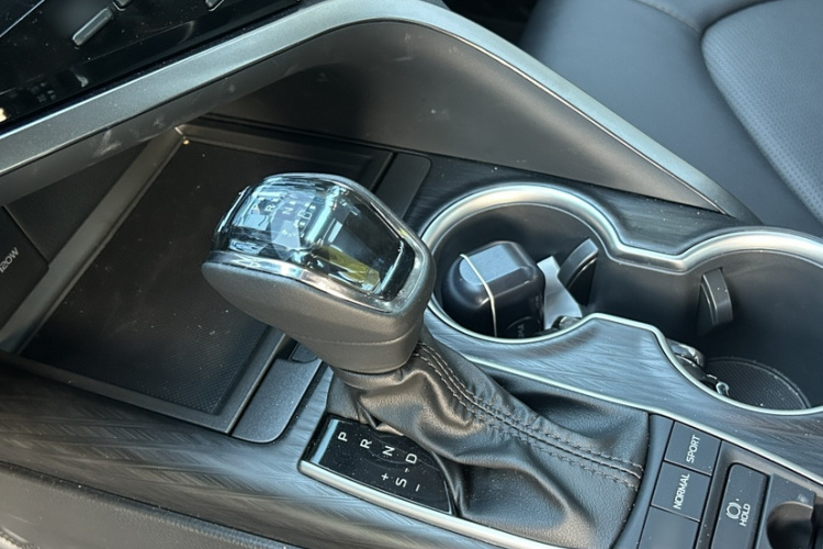 丰田 凯美瑞 2023款 2.5G 豪华版中控内饰7008