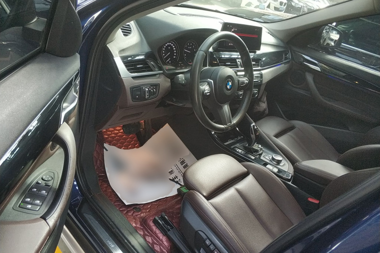 宝马X1 2020款 sDrive20Li 尊享型中控内饰7003