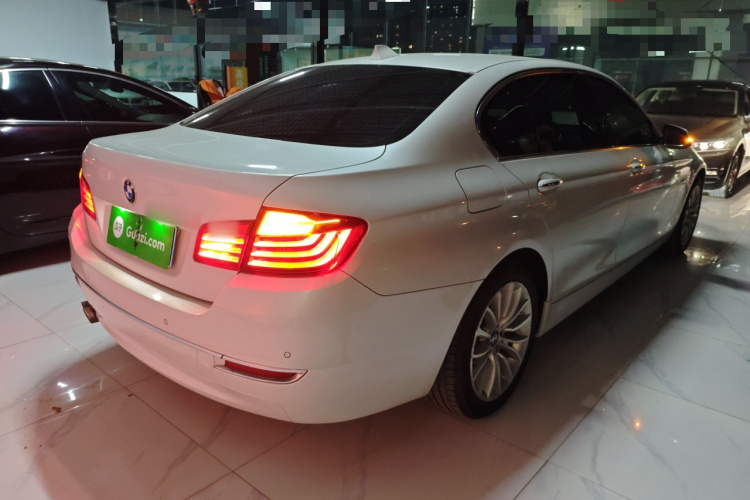 宝马5系 2014款 525Li 豪华设计套装车身外观7