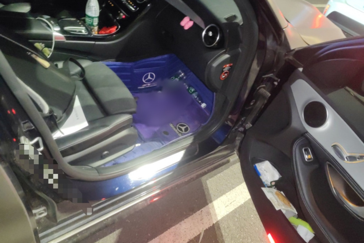 奔驰C级 2020款 C 260 运动版局部细节9005