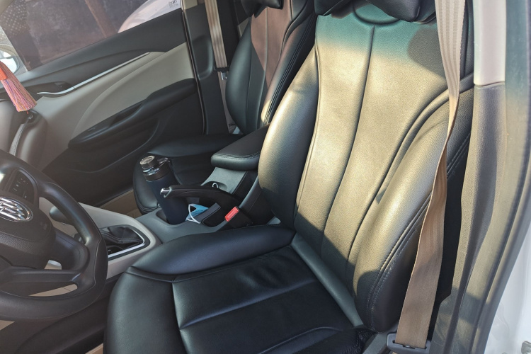 别克 英朗 2015款 15N 自动进取型中控内饰19