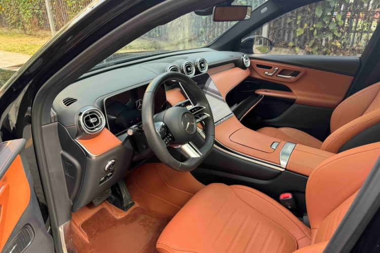 奔驰GLC 2023款 改款 GLC 260 L 4MATIC 豪华型 5座中控内饰7001