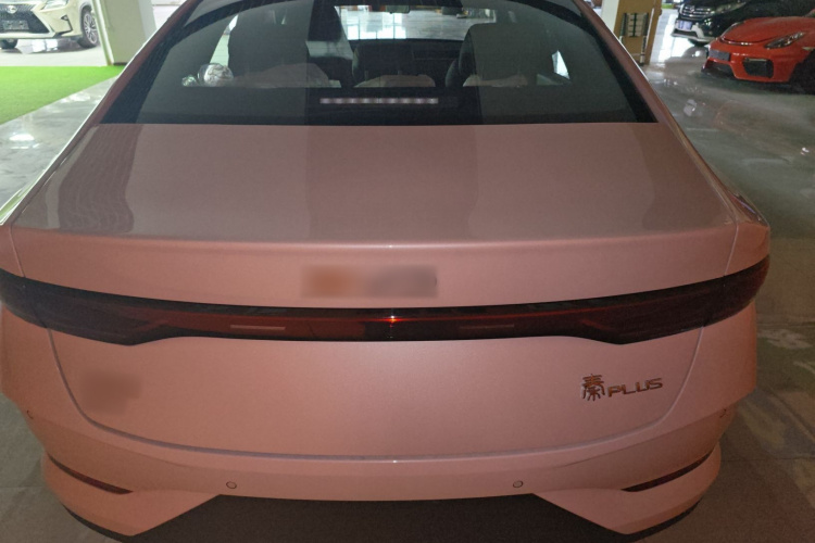 比亚迪 秦PLUS 2025款 DM-i 智驾版 55KM领先型车身外观6