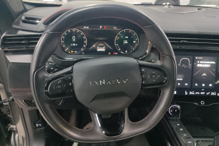 领克05 2022款 2.0TD 四驱劲Halo中控内饰13