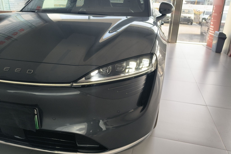 鸿蒙智行 智界R7 2025款 增程 251km Max局部细节36