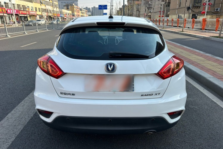 长安 逸动 2015款 1.6L 手动俊酷型 国V车身外观6001