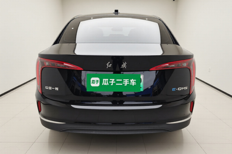 红旗E-QM5 2022款 431km 充电乐享版车身外观6