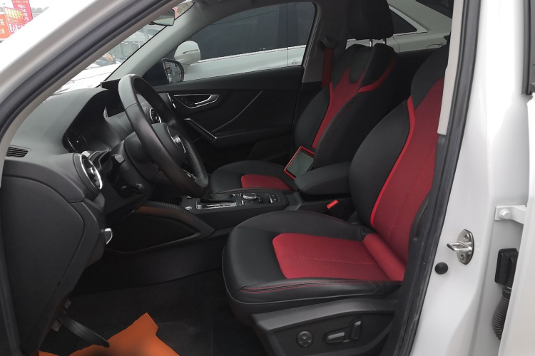 奥迪Q2L 2021款 35 TFSI 时尚动感型中控内饰19