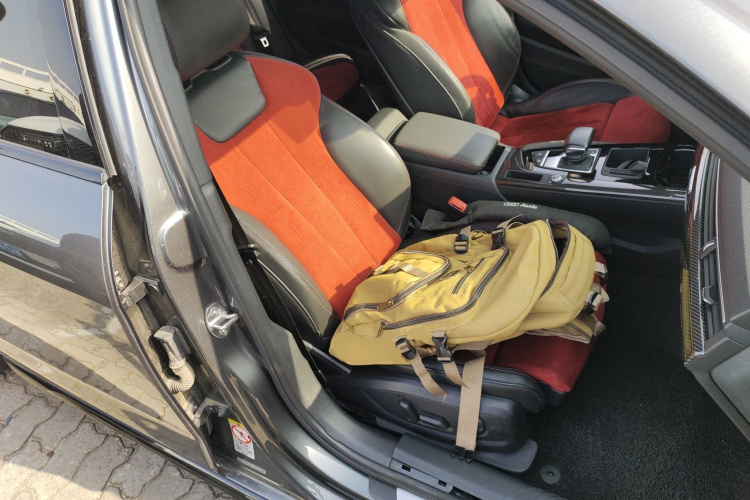 奥迪A4L 2022款 45 TFSI quattro 臻选动感型局部细节41