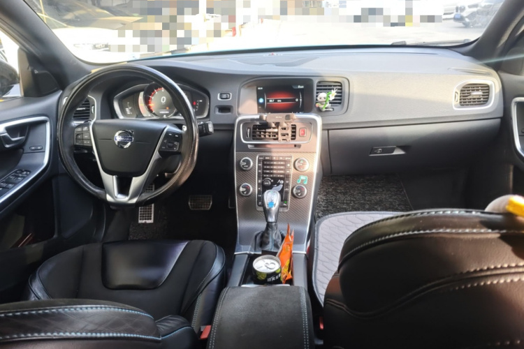 沃尔沃V60 2017款 2.0T Polestar中控内饰12