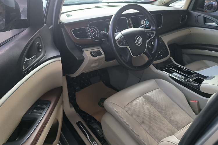 别克GL8 2018款 28T 尊贵型 国VI中控内饰20