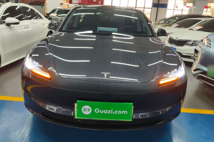 特斯拉 Model 3 2023款 后轮驱动版车身外观2