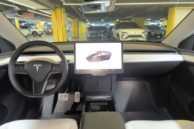 特斯拉 Model Y 2021款 Performance高性能全轮驱动版中控内饰7002