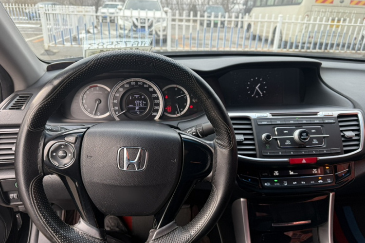 本田 雅阁 2016款 2.0L 精英版中控内饰7013