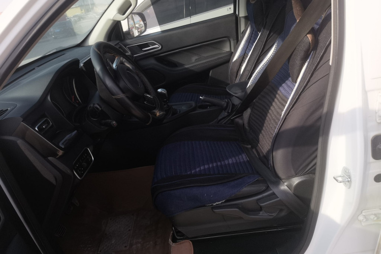 长城 炮 2023款 2.0T商用版手动柴油两驱精英型长箱GW4D20M局部细节19