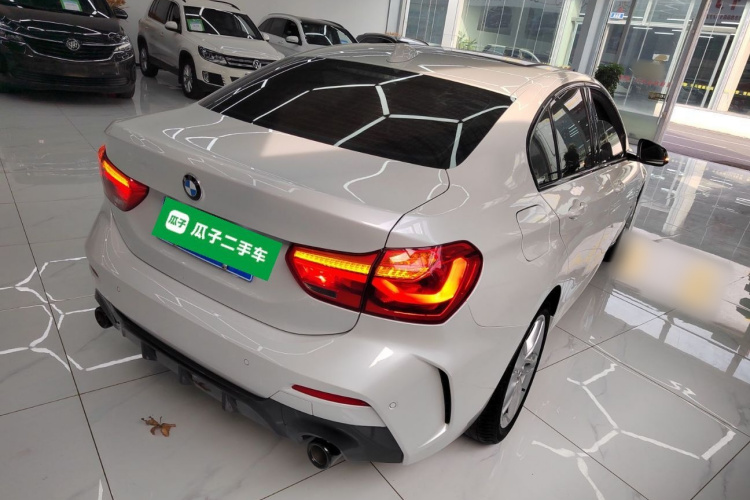 宝马1系 2021款 120i M运动曜夜版车身外观7