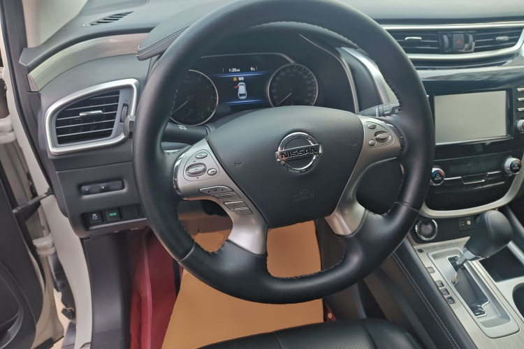 日产 楼兰 2021款 2.5L XE 两驱精英版中控内饰13