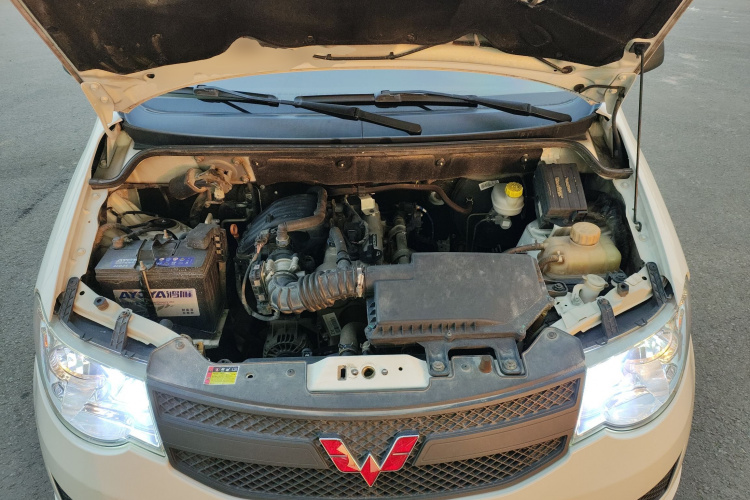 五菱汽车 五菱宏光 2020款 1.2L S基本型国VI LSI机舱底盘24