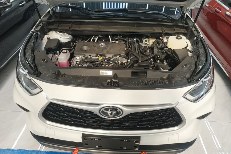 丰田 汉兰达 2026款 2.5L智能电混双擎两驱豪华版 7座机舱底盘24