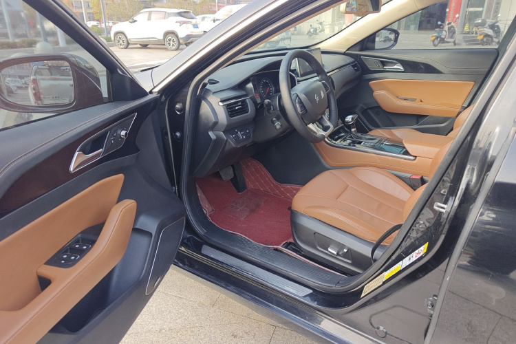 红旗H5 2018款 30TD 智联韵动版中控内饰7002