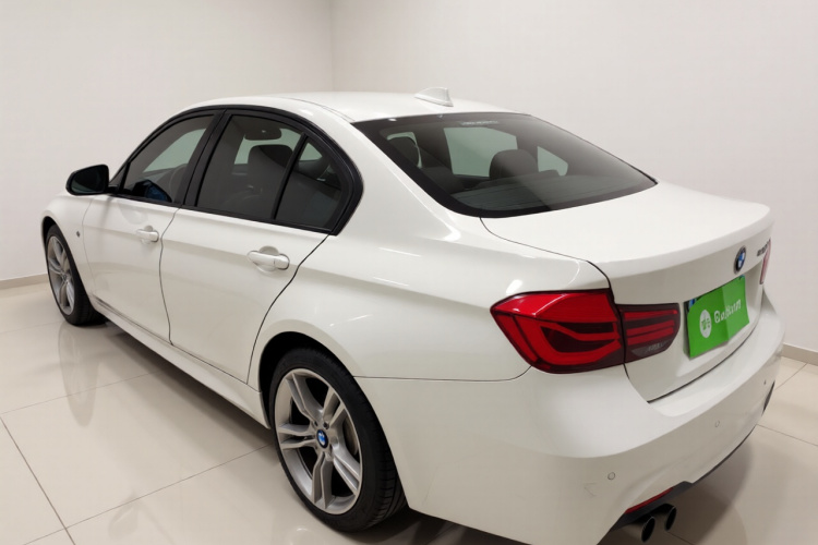 宝马3系 2017款 320i M运动型车身外观5