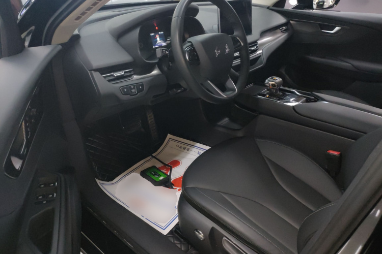 红旗E-QM5 2022款 431km 充电乐享版中控内饰20