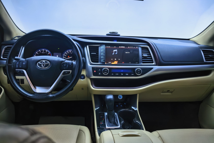 丰田 汉兰达 2015款 2.0T 四驱豪华版 7座中控内饰7006