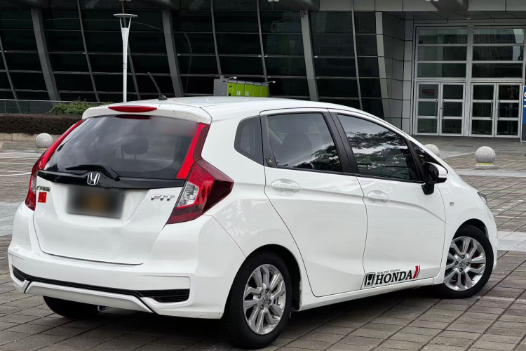 本田 飞度 2018款 1.5L CVT舒适天窗版车身外观6004