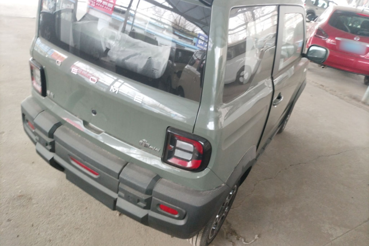 吉利银河 2025款 210km 熊猫骑士车身外观6005