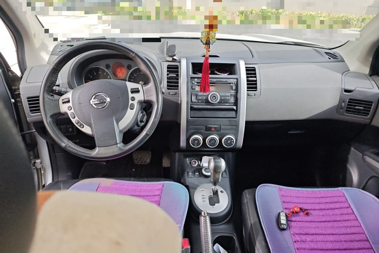 日产 奇骏 2010款 2.5L CVT豪华版 4WD中控内饰7002