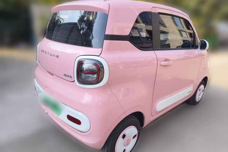 奔腾小马 2025款 222km 灵动马车身外观7