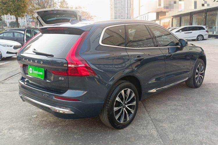沃尔沃XC60 2023款 B5 四驱智远豪华版车身外观7