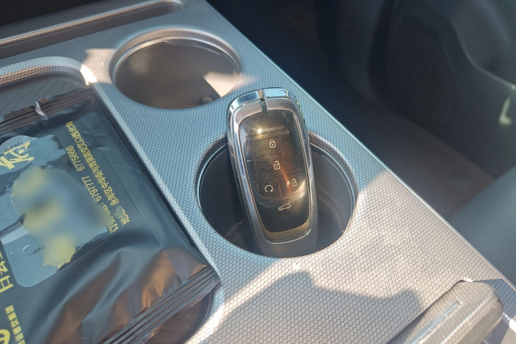 埃安 AION Y 2023款 Younger 星耀版中控内饰7001