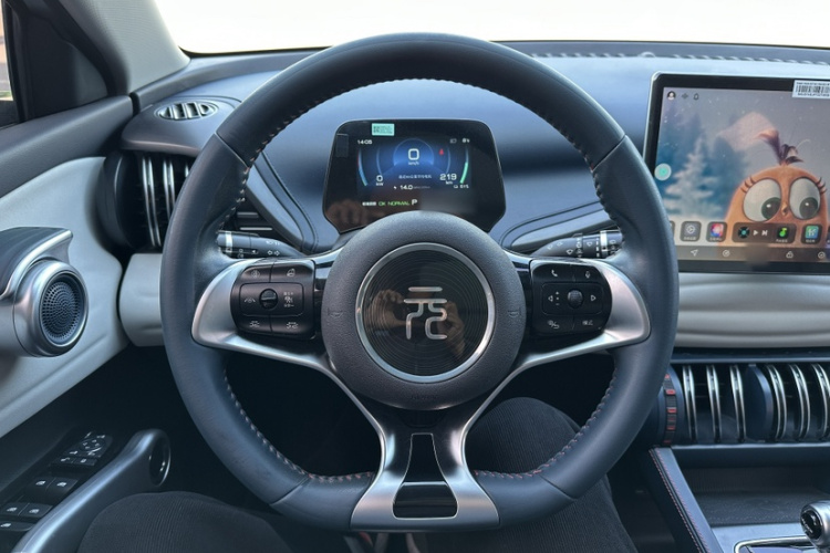 比亚迪 元PLUS 2022款 430KM 尊贵型中控内饰7002