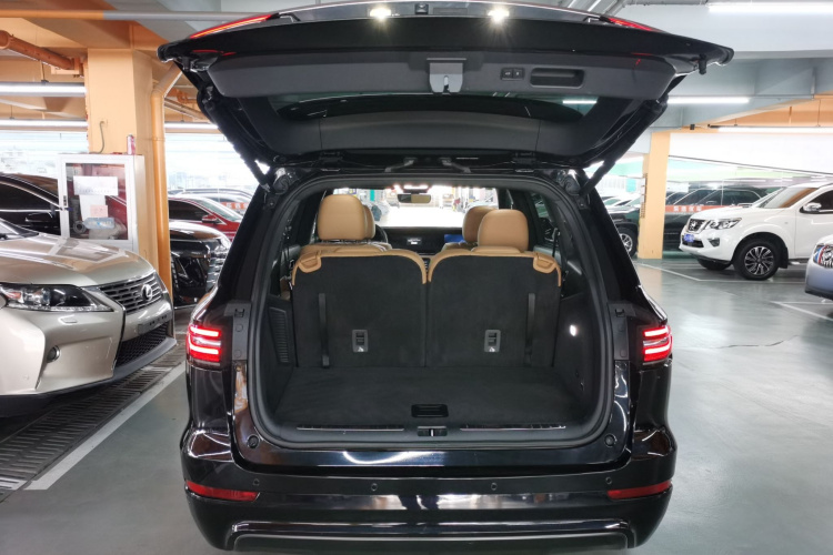 理想汽车 理想ONE 2019款 增程6座版机舱底盘23