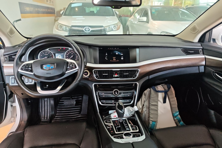 吉利汽车 博瑞 2017款 2.4L 尊尚型中控内饰7002