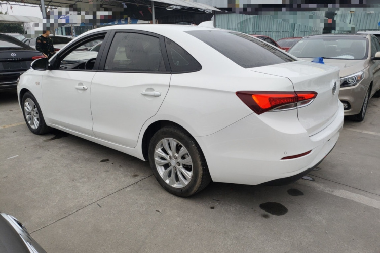 别克 英朗 2018款 15T 双离合精英型 国V车身外观4