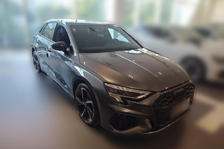 奥迪A3 2023款 Sportback 35 TFSI 时尚运动型车身外观3