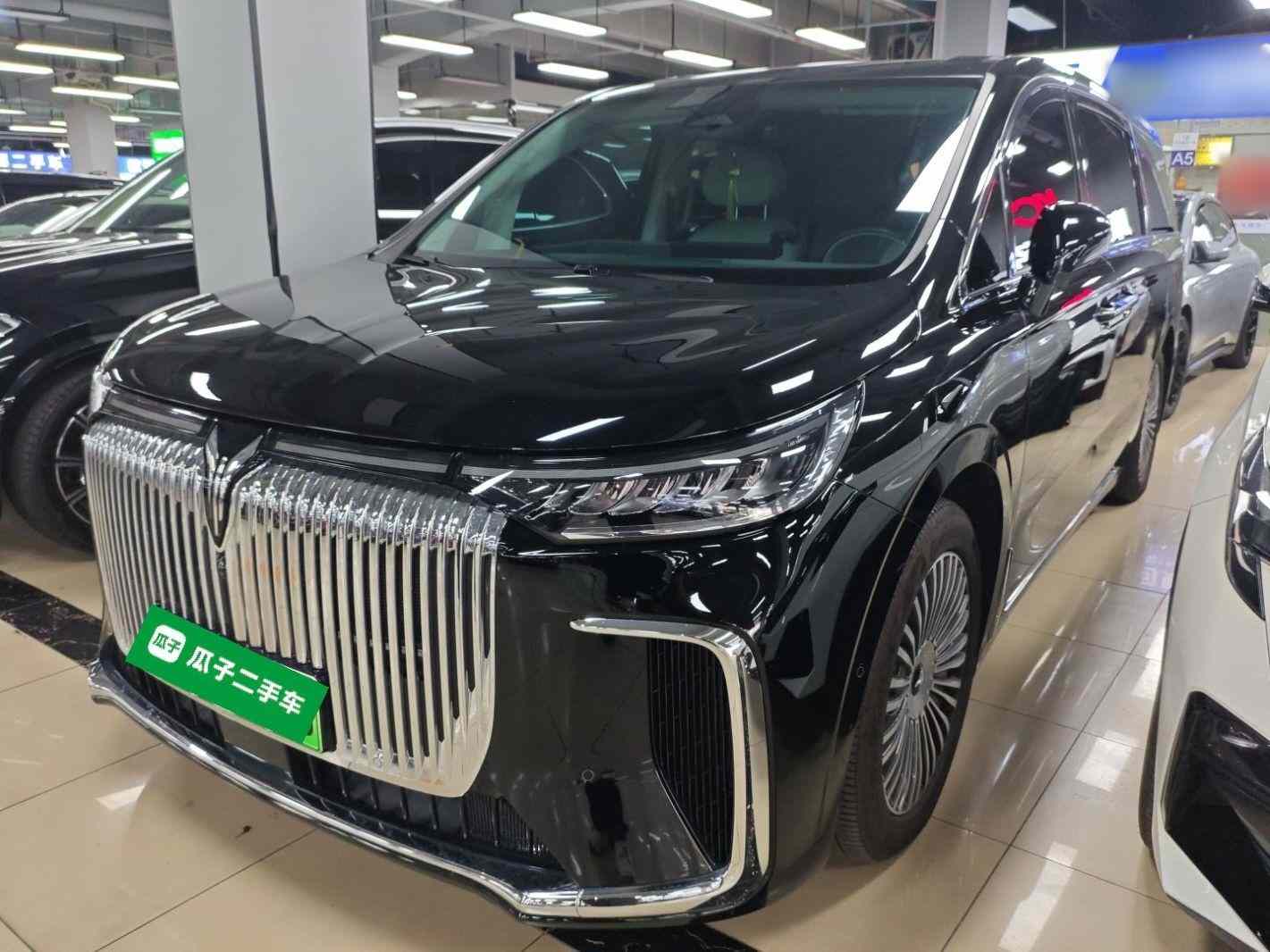 岚图汽车 岚图梦想家 2025款 PHEV 四驱卓越鲲鹏版(2)