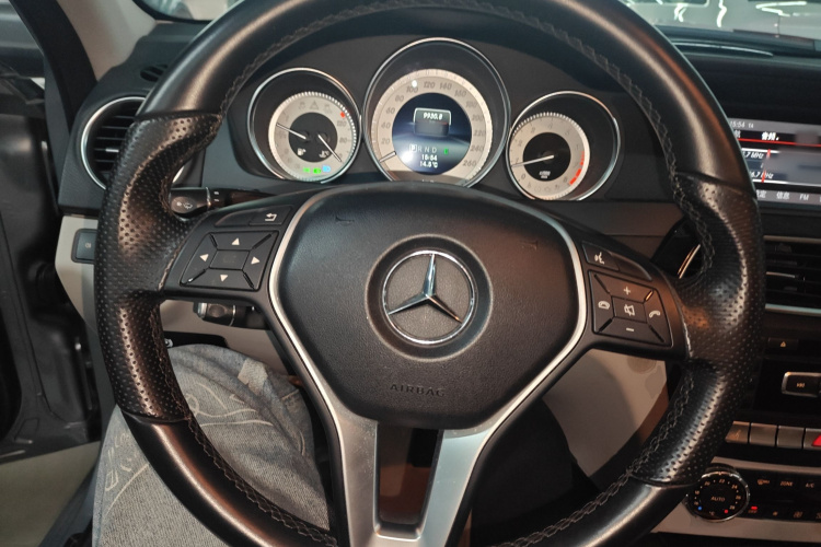 奔驰C级 2013款 C 260 时尚型 Grand Edition局部细节13