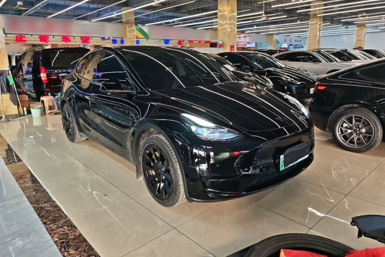 特斯拉 Model Y 2023款 后轮驱动版车身外观3