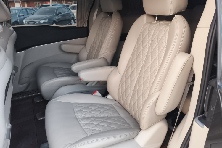 别克GL8 2021款 陆上公务舱 652T 舒适型中控内饰21