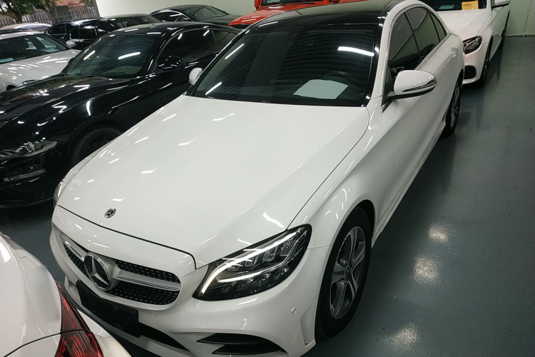 奔驰C级 2020款 改款 C 260 L 运动版车身外观2