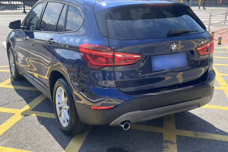 宝马X1 2018款 sDrive18Li 时尚型车身外观6001
